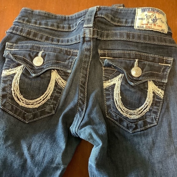 TRUE Religion Skinny Jeans. Size 27 - Picture 7 of 9